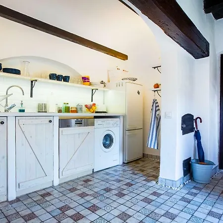 Het Fenyo Vendeghaz / Seven Pines House * Sukoró