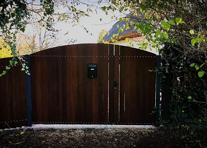 Hét Fenyő / Seven Pines House